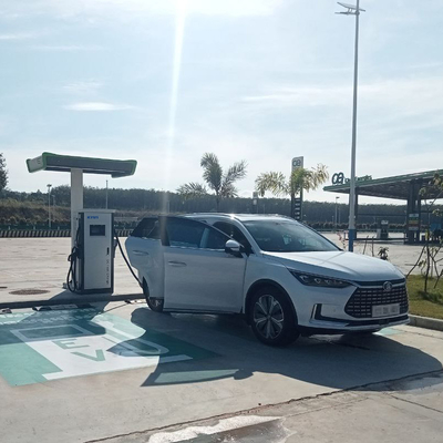 60kW ~ 150kW DC EV φορτιστή στοίβας Διπλό όπλο φόρτισης πάτωμα τοποθετημένο DC γρήγορο σταθμό φόρτισης ηλεκτρικού αυτοκινήτου