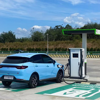 60kW ~ 150kW DC EV φορτιστή στοίβας Διπλό όπλο φόρτισης πάτωμα τοποθετημένο DC γρήγορο σταθμό φόρτισης ηλεκτρικού αυτοκινήτου
